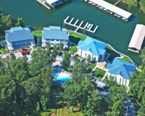 Relaxed and Spacious Condos by the Wonderful Lake of the Ozarks, Lake Ozark